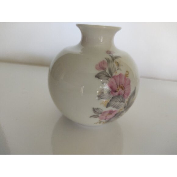 Vintage Cream Pitcher Trentham Pattern by Wedgwood England 5" Tall - Picture 15 of 16